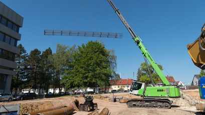 Teleskopkran SENNEBOGEN 653 E Raupe Hochbau Tiefbau Teleskopkran Telekran Raupentelekran SENNEBOGEN 653 E Raupe Hochbau Tiefbau Baustelle Baustellenkran