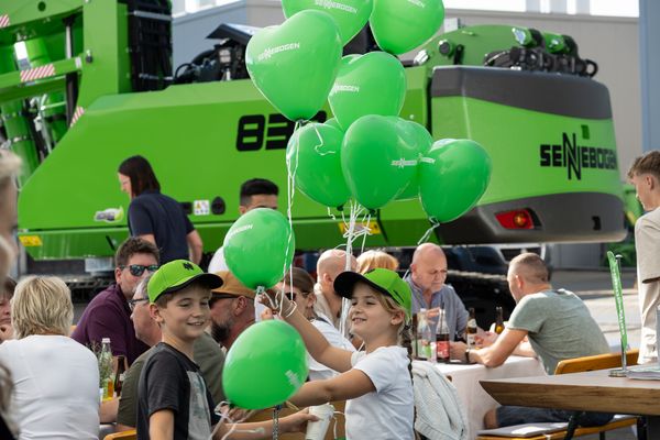 SENNEBOGEN Wackersdorf celebrates Family Day