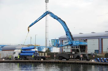 SENNEBOGEN Umschlagmaschine Umschlagbagger 870 Mobil Hafenumschlag Lasthaken