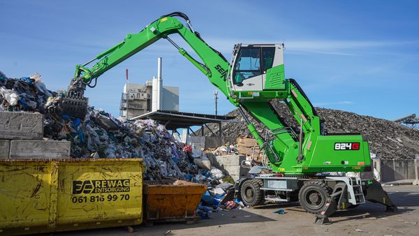 SENNEBOGEN_824_G_waste_recycling_Switzerland