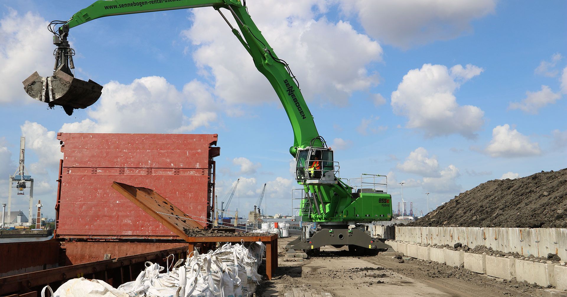 Samnang Brenaeさん専用.5 Port material handler SENNEBOGEN 855 E Hybrid