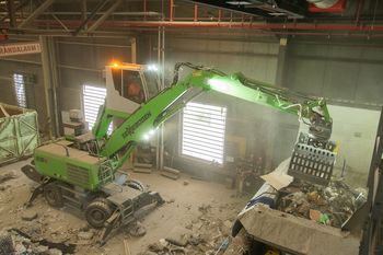 SENNEBOGEN 818-Sortieranlage-emissionsfreier Umschlagbagger SENNEBOGEN 818-Sortieranlage-emissionsfreier Umschlagbagger