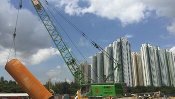 Verrohrung in Hongkong:  Zwei neue SENNEBOGEN 6130 Seilbagger mit Verrohrungsmaschine