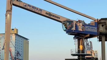 Binnenhafen setzt auf Balancer Umschlagmaschine