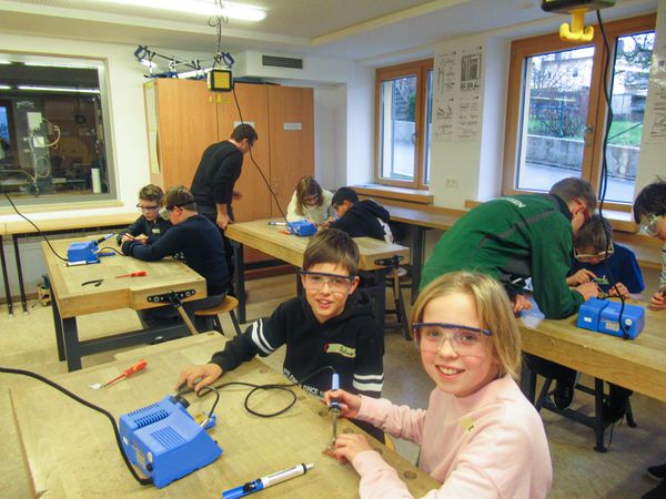 SENNEBOGEN: Kooperation Mittelschule Wackersdorf