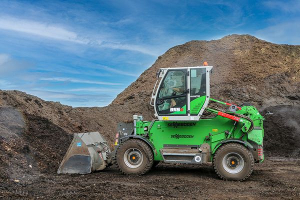 SENNEBOGEN Telescopic handler 355_Green waste recycling_compost