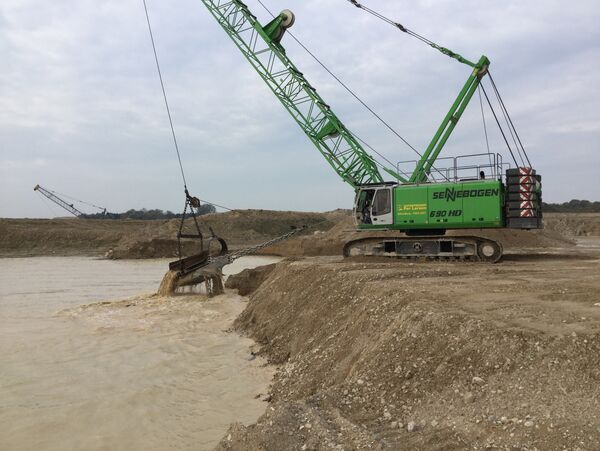 SENNEBOGEN 690 HD Seilbagger mit Schleppschaufel Gewinnungsindustrie