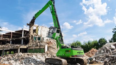 SENNEBOGEN 830 E Demolition excavator SENNEBOGEN 830 E Demolition excavator demolishing a building