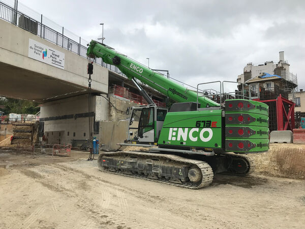 SENNEBOGEN telescopic crane 673 E