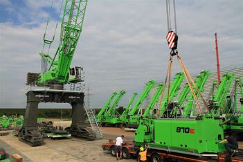 SENNEBOGEN 5500 construction site crane Loading work