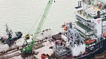 Raupenkran SENNEBOGEN 5500 und 7700 bei Seaway Heavy Lifting