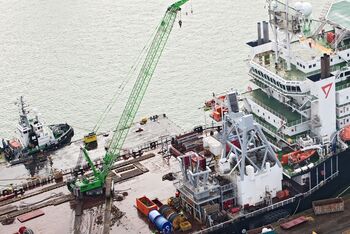 Raupenkran SENNEBOGEN 5500 und 7700 bei Seaway Heavy Lifting