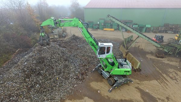 SENNEBOGEN material handler 825