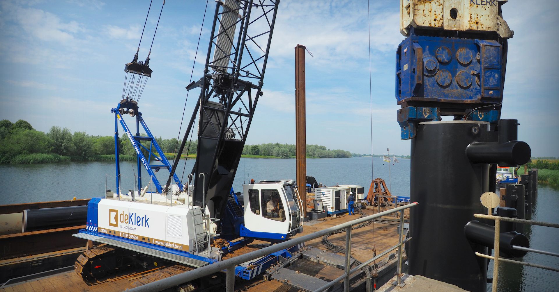 De Klerk Werkendam relies on a SENNEBOGEN 2200 E crawler crane for