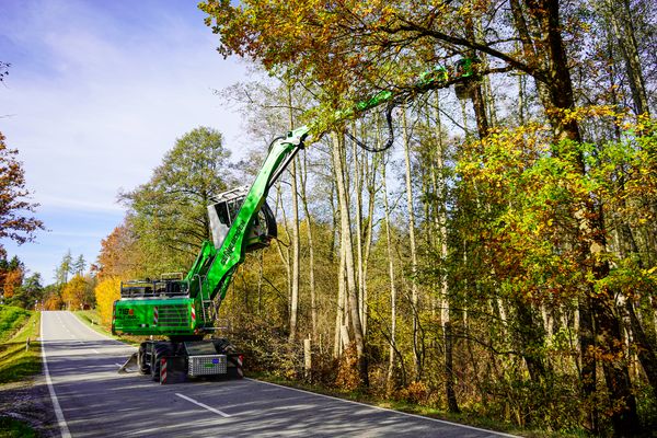 SENNEBOGEN 718 E Tree Care Handler