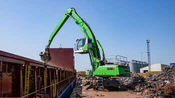 SENNEBOGEN Materialumschlagmaschine 835 E Schrotthafen