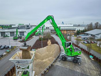 SENNEBOGEN 850 G-Umschlagbagger mit Hybridsystem-Schrottumschlag SENNEBOGEN 850 G-Umschlagbagger mit Hybridsystem-Schrottumschlag