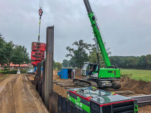 SENNEBOGEN telescopic crawler crane telecrane 653 E sheet pile wall installation civil engineering