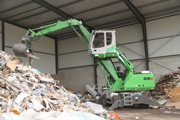 SENNEBOGEN 818 Mobil Mobilunterwagen Mobilumschlagmaschine Mobilumschlagbagger Umschlagmaschine Umschlagbagger Recycling