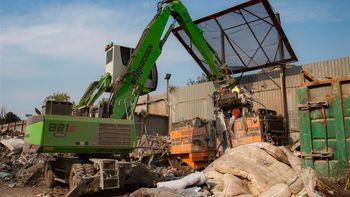 SENNEBOGEN 821 E material handler for timber, scrap and recycling