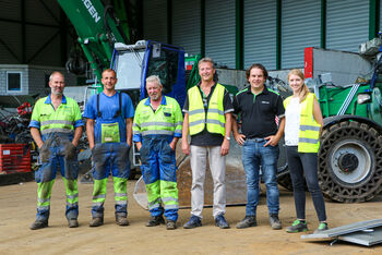 SENNEBOGEN 830 Elektrobagger mit 17 m-Ausrüstung und 800 l-Mehrschalengreifer,Schrott-Recycling, Schweiz