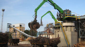 German expertise producing Indian paper: Two SENNEBOGEN 821 electro machines used in paper mill