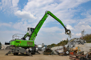 SENNEBOGEN material handler material handling machine 830 E scrap handling scrap recycling scrap yard orange peel grab