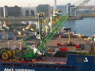 SENNEBOGEN 7700 robust and powerful crawler crane Offshore