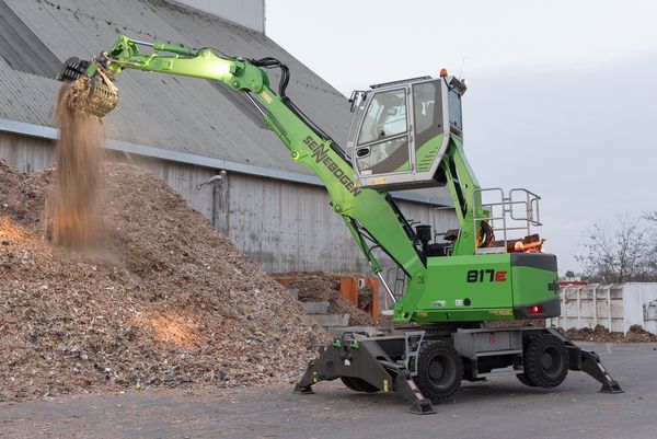 SENNEBOGEN material handler 817 E