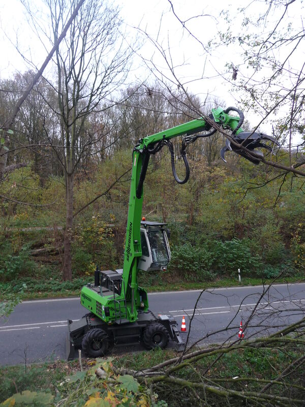 SENNEBOGEN 718 Mobil Mobilunterwagen Mobilumschlagmaschine Mobilumschlagbagger Umschlagmaschine Umschlagbagger Landschaftspflege
