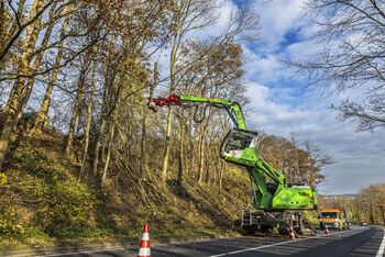 tree care handler, SENNEBOGEN 718, Traffic safety by road maintenance