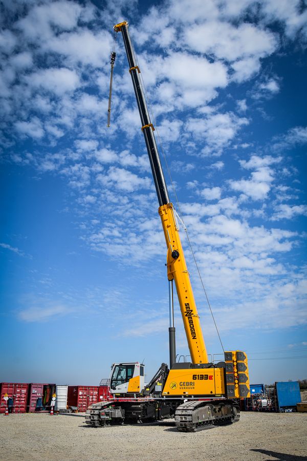 SENNEBOGEN 6133 E 130 Tonnen Raupentelekran, Hebearbeiten