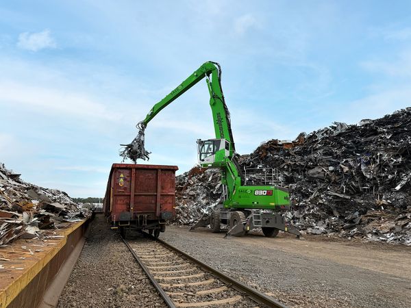material handler made of green steel for scrap recycling material handler made of green steel for scrap recycling