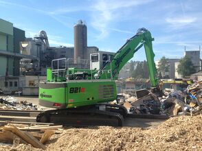 Sorting of recycling materials with 825 crawler electric excavator 