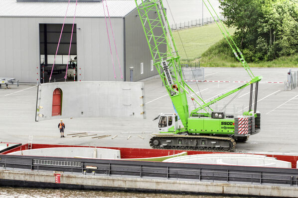 SENNEBOGEN 5500 crawler crane