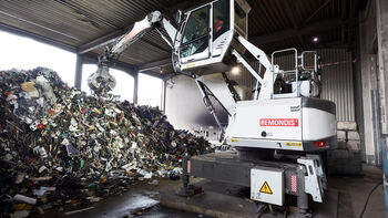 SENNEBOGEN Umschlagmaschine Umschlagbagger 817 E Elektro Elektrobagger Recycling Sortiergreifer