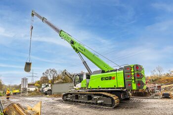 sewer construction with 100 t telescopic crawler crane, SENNEBOGEN 6103, lifting works