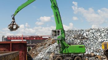 SENNEBOGEN 850 E Material handler for scrap and port handling
