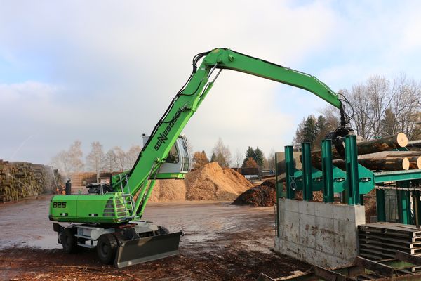 SENNEBOGEN material handler 825