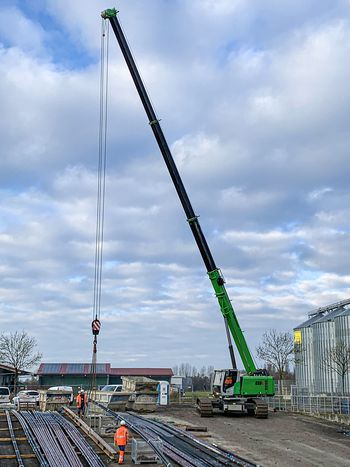 Port construction_SENNEBOGEN telecrane_Straubing_port_quay_pile_wall Port construction_SENNEBOGEN telecrane_Straubing_port_quay_pile_wall