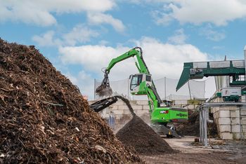SENNEBOGEN 824 G-Mobilbagger-Recyclingmaschine