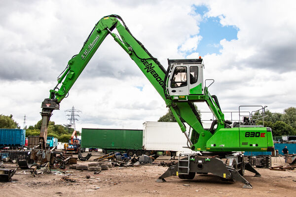 SENNEBOGEN material handler 830 E scrap handling