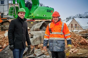 SENNEBOGEN Vertriebsgesellschaft, Vermietung SENNEBOGEN 830 Abbruchbagger im selektiven Rückbau, Straubing, Abbruchunternehmen Brandhuber Transporte GmbH