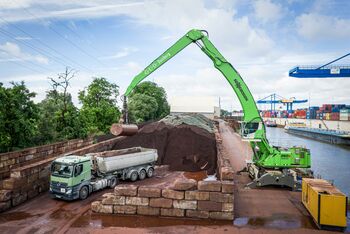 SENNEBOGEN 860 E Hybrid, electric material handler for efficient bulk handling, port handling