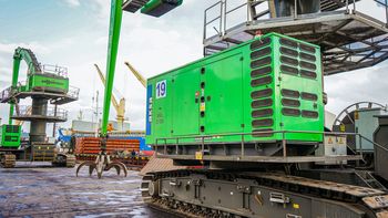 SENNEBOGEN 870 E material handler with full-operation power pack for flexible port handling operations at the port of Hereke.