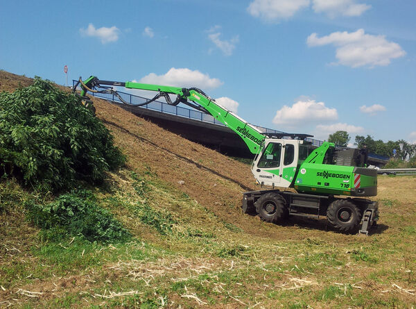 SENNEBOGEN 718 Mobil Mobilunterwagen Mobilumschlagmaschine Mobilumschlagbagger Umschlagmaschine Umschlagbagger Landschaftspflege