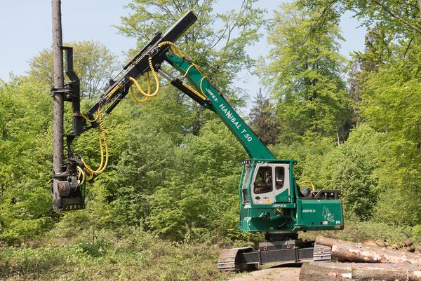 SENNEBOGEN Pick & Carry material handler 718 E