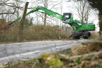 SENNEBOGEN Fällbagger mit herausstechender Reichweite