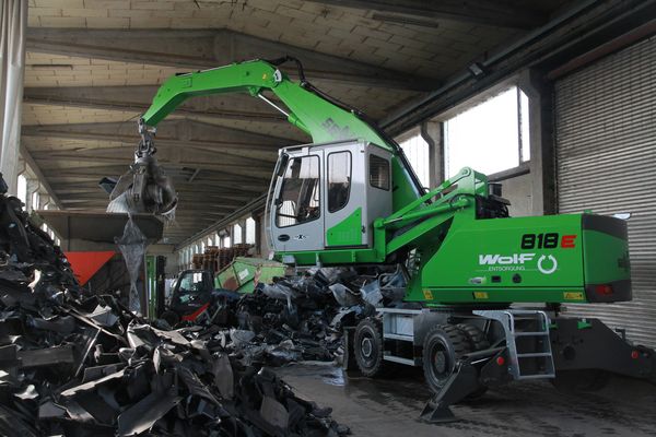 SENNEBOGEN 818 E-Serie Mobil Mobilunterwagen Mobilumschlagmaschine Umschlagmaschine Mobilumschlagbagger Umschlagbagger Recycling