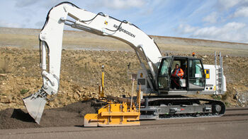Creating smooth roads - HEILIT+WOERNER with a SENNEBOGEN